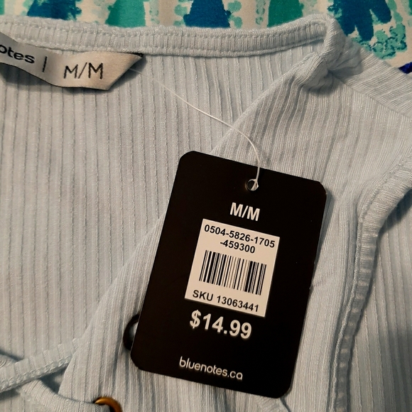 Cute crop top - Picture 2 of 2